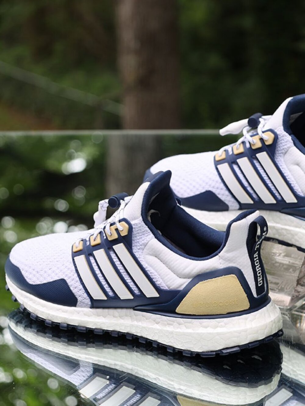 Adidas UltraBoost 1.0 Georgia Tech - Picture 12 of 14